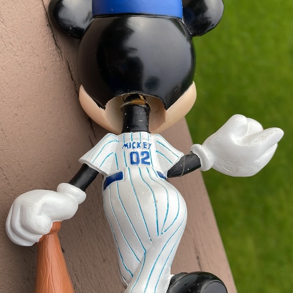 Chicago Cubs Mickey Mouse Bobblehead by Bobbles Dobbles Disney Vintage MLB - Picture 10 of 11